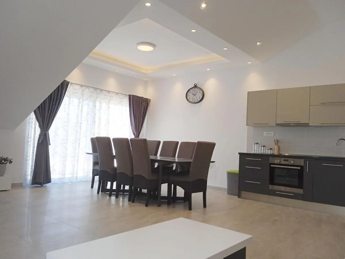 Apartmentt Vinko Bilota Seget Vranjica Kwatera prywatna